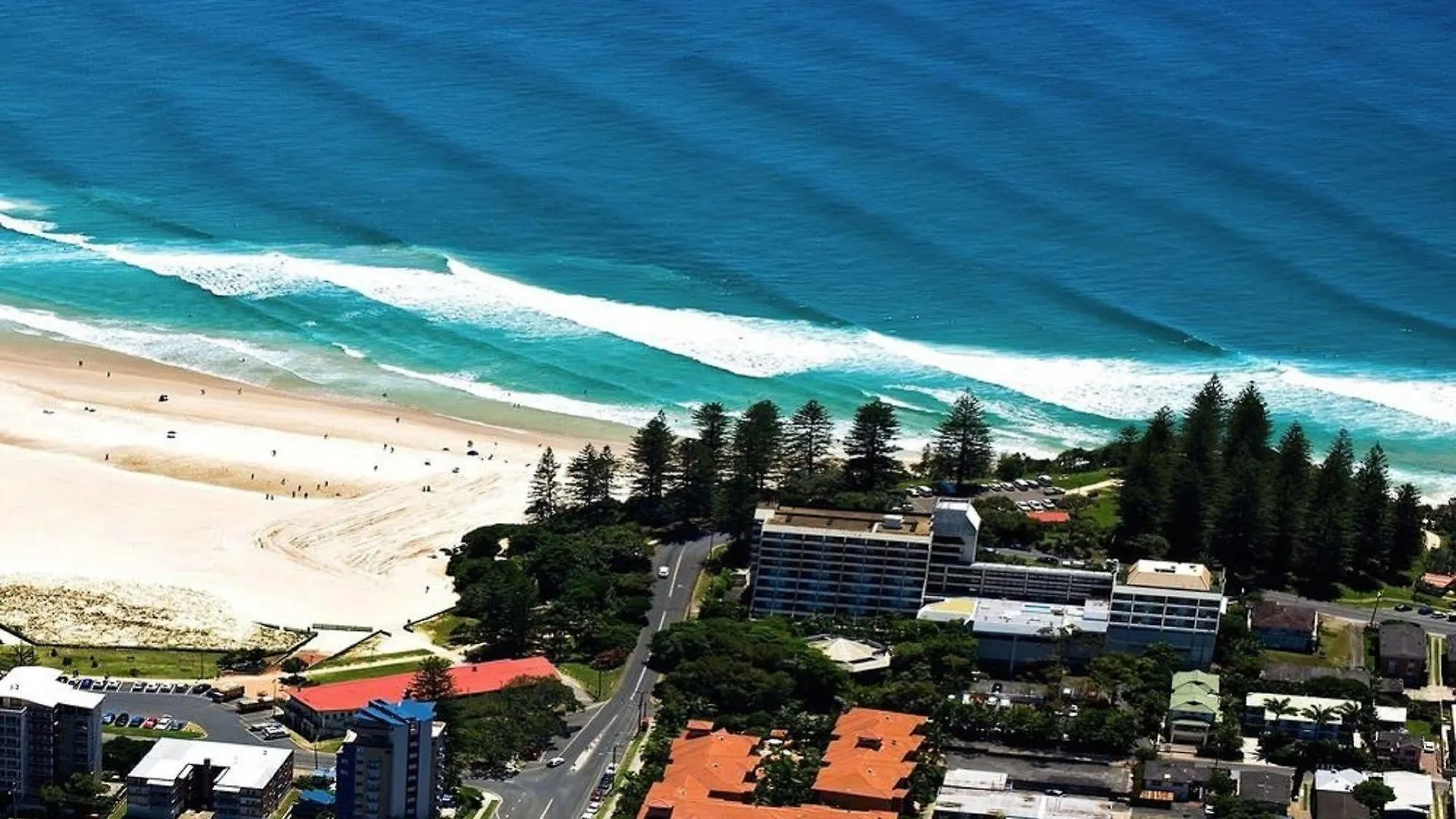 Komune Resort And Beach Club Greenmount Beach Coolangatta